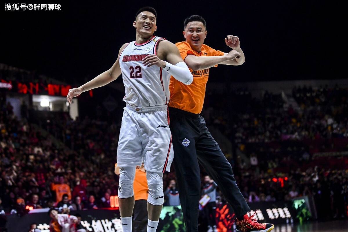 九游官网-法国杯关键时刻再迎强敌，成都蓉城战术微调，主帅态度：更衣室稳定，临场指挥获称赞(法国队落场球衣拍卖)